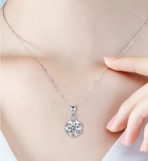 Dây chuyền Kim cương Moissanite (Flora)