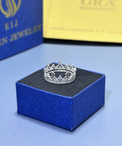 Nhẫn thiết kế vương miện chất liệu vàng trắng gắn full kim cương Moissanite